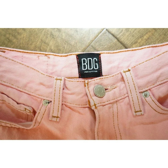 BDG Urban Outfitters Pink‎ Mom High Rise Denim Shorts Size 24 - Picture 3 of 6